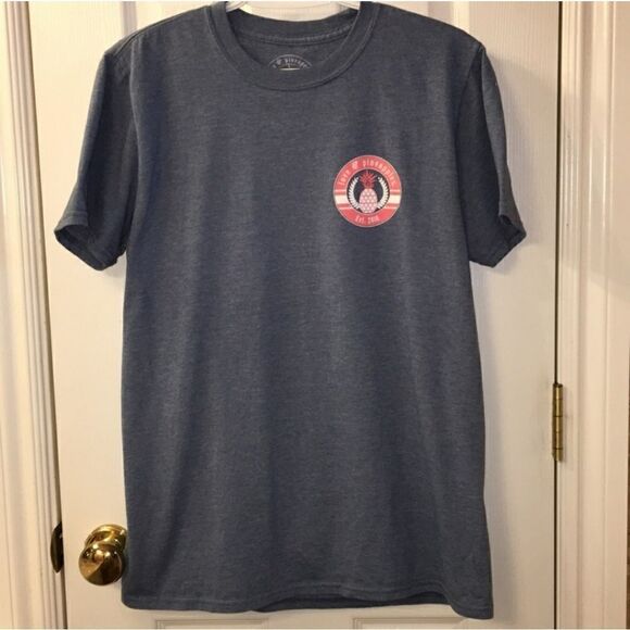 Love & Pineapples Graphic Crew Neck T-Shirt Pink Flamingo Sz M - Picture 2 of 6